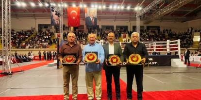 Sivas’ta boks camiasında vefa buluşması