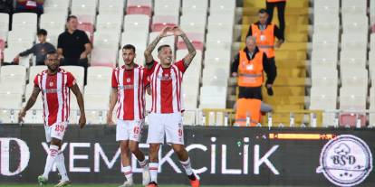 Sivasspor ilk yarıyı önde kapattı