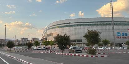Sivas 4 Eylül Stadı çevresi renklendi