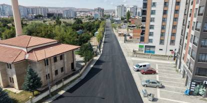 Sivas’ta asfalt ve altyapı çalışmaları hız kesmeden sürüyor