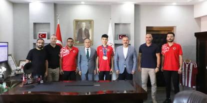 Ertem, Avrupa şampiyonunu kabul etti