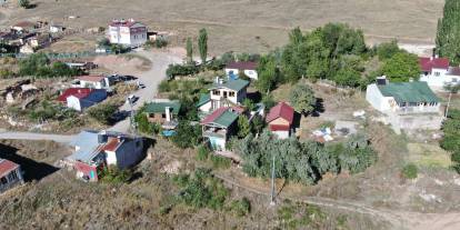 Sivas’ta köy hayatını kafeyle buluşturdu