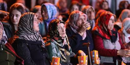 Sivas'ta  yıldızların altında sinema keyfi