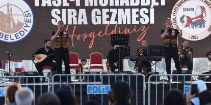 Sivaslı âşıklar Sıcak Çermik’te gönülleri mest etti