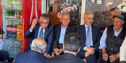 Bakan Uraloğlu, Sivas'ta esnafla bir araya geldi