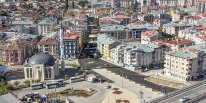 Sivas’ta bir cadde daha yeni yüzüne kavuşuyor