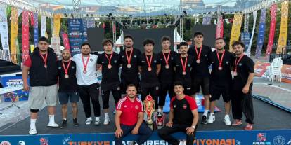 Sivas Pars Akademi MAS Güreşi’nde Türkiye şampiyonu oldu