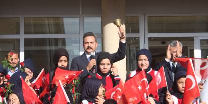 Şarkışla’da ilk ders zili çaldı