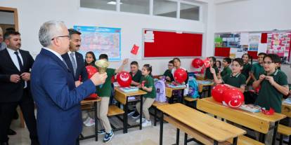 Sivas’ta ilk ders zili kardeşlik temasıyla çaldı