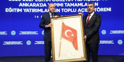 Sivas’tan Cumhurbaşkanı Erdoğan’a anlamlı Türk bayrağı hediyesi
