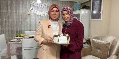 Toy, Dilek’in ilk doğum günü sevincini paylaştı