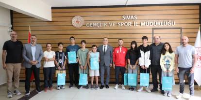 Başarılı sporculara Ertem’den tebrik