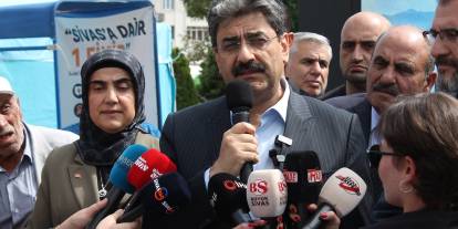 AK Parti Sivas’ta vatandaşın fikrini soruyor