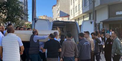 Eşini öldürüp sabaha kadar başında bekledi!