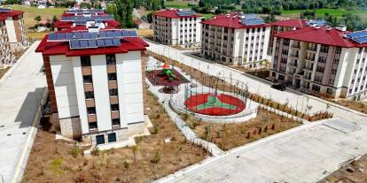 TOKİ’nin Zara 3. Etap konutlarında teslim başladı