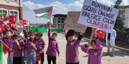 Sivas'ta gökyüzüne barış mesajı bırakıldı