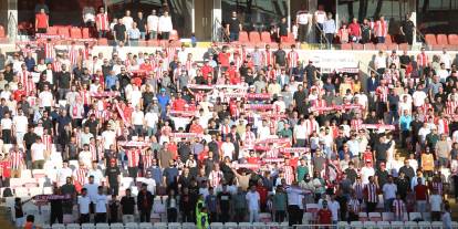Sivasspor’da tribünler beklenen ilgiyi görmedi