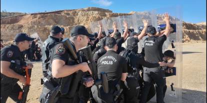 Sivas’ta Çevik Kuvvet polislerinden gerçeğini aratmayan tatbikat