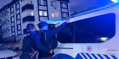 Ehliyet sınavında "kopya düzeneği"ne gözaltı