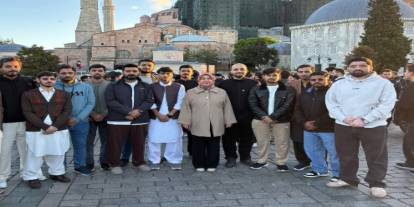 Rukiye Toy, Ayasofya’da gençlerle buluştu