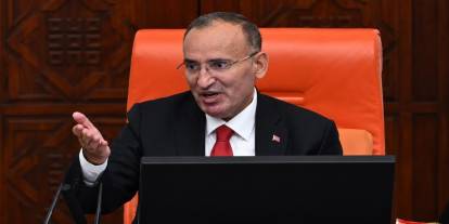 Bekir Bozdağ istifa etti