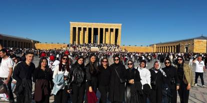 42 öğrenci Anıtkabir’de LÖSEV buluşmasına katıldı