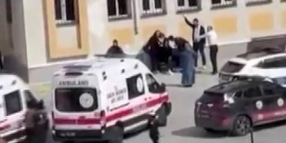 Lisede bıçaklı kavga: Yaralılar var