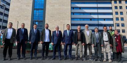 Sivas’ta yeni hastane ve ulaşım yolu çalışmaları değerlendirildi