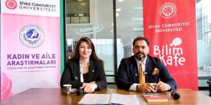 Sivas’ta yoksulluk Bilim Kafe’de masaya yatırıldı