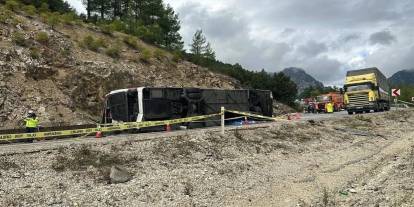 Otobüsünün devrilmesi sonucu 1 kişi öldü, 8 kişi yaralandı