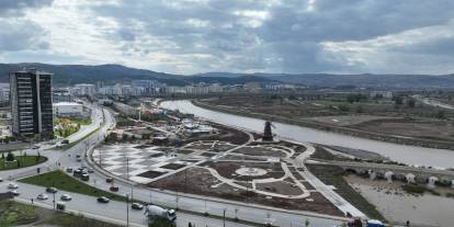 Sivas'ta Kızılırmak Projesi'nde Sokak Lezzetleri Binasının temeli atıldı