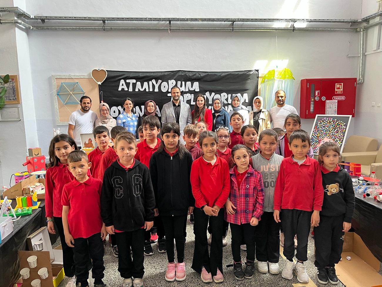 aa-20250502-37821388-37821381-koyulhisarda-sifir-atik-sergisi-acildi.jpg