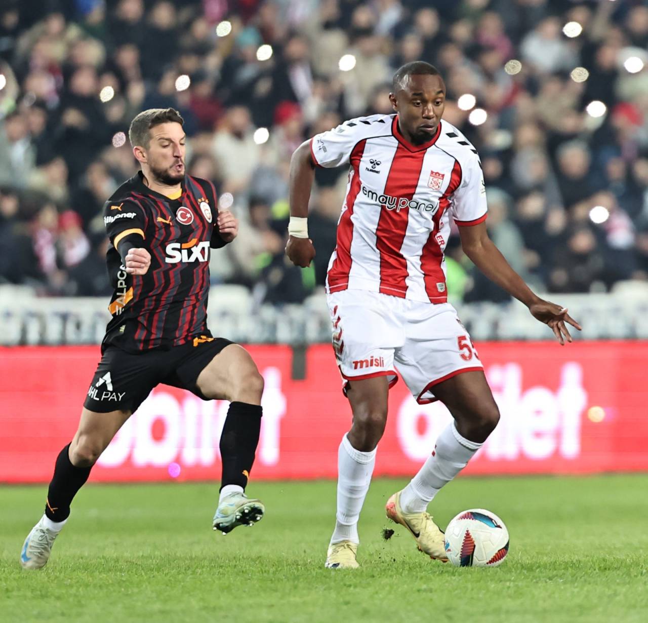 sivasspor-liderin-karsisinda-2.jpeg