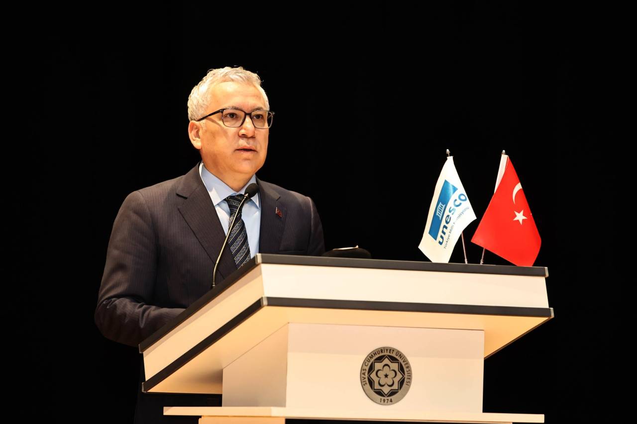 sivasta-kulturlerarasi-diyalogla-dunya-barisina-katki-1.jpg