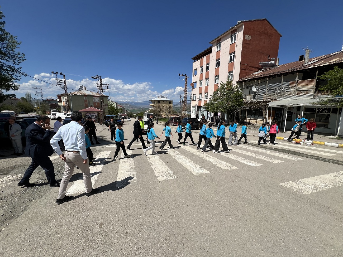 aa-20250507-37869064-37869061-akincilarda-karayolu-guvenligi-ve-trafik-haftasi-kutlandi.jpg