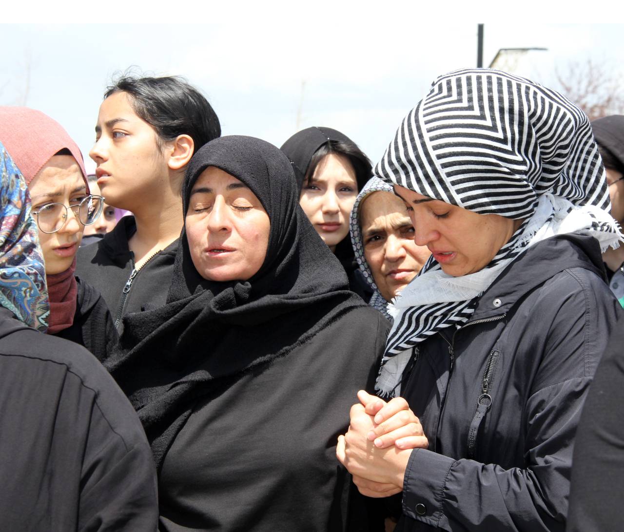 melisa-ve-umutcana-veda-gozyaslari-sel-oldu-7.jpg