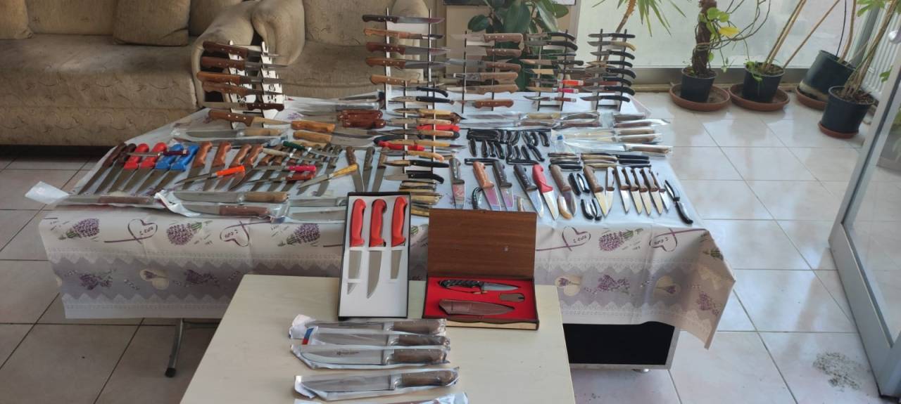 bicakci-esnafindan-sehit-polis-ailelerine-60-bin-liralik-destek-2.jpeg