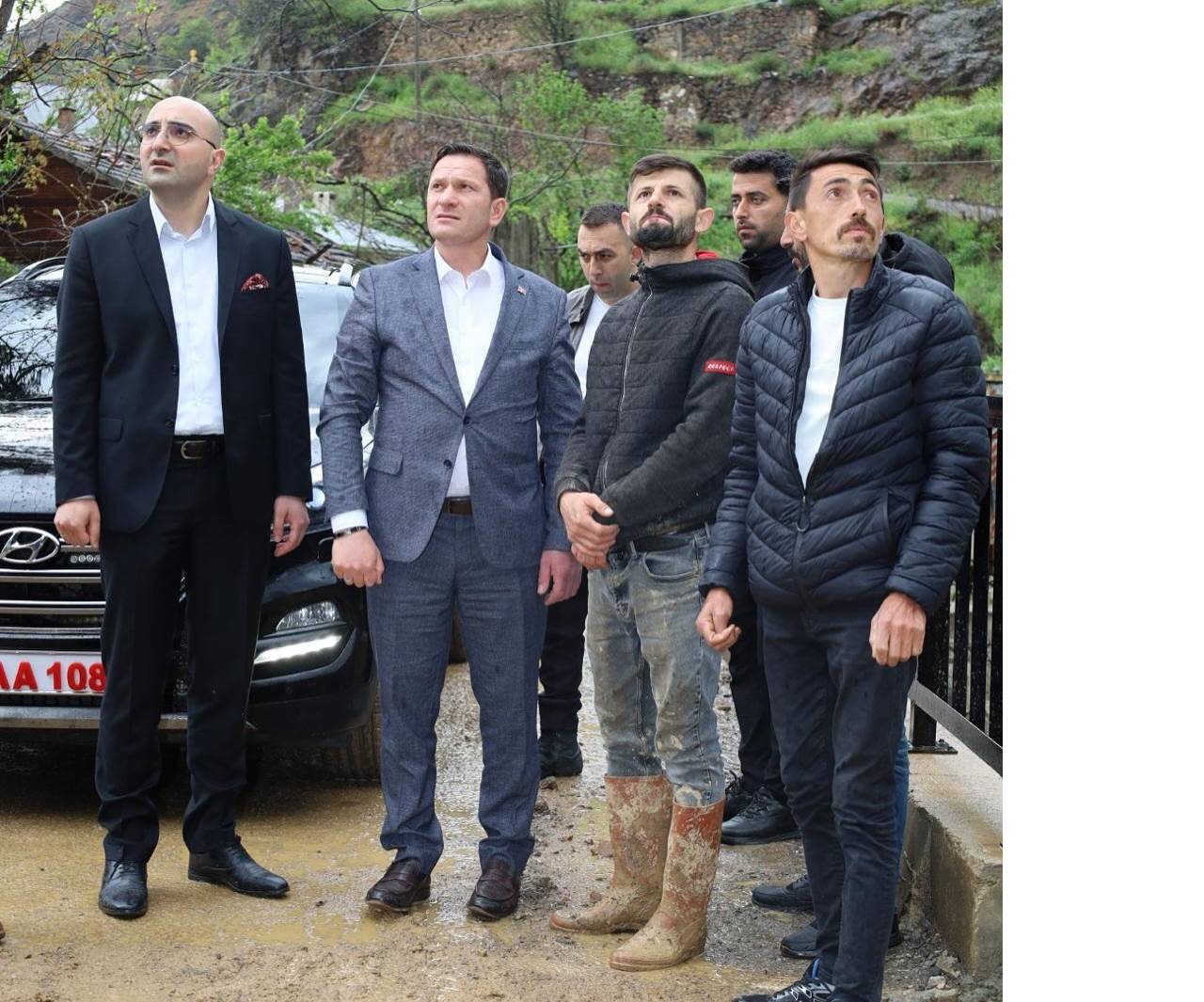 baskan-ve-kaymakamdan-sel-magdurlarina-destek-ziyareti-1.jpg