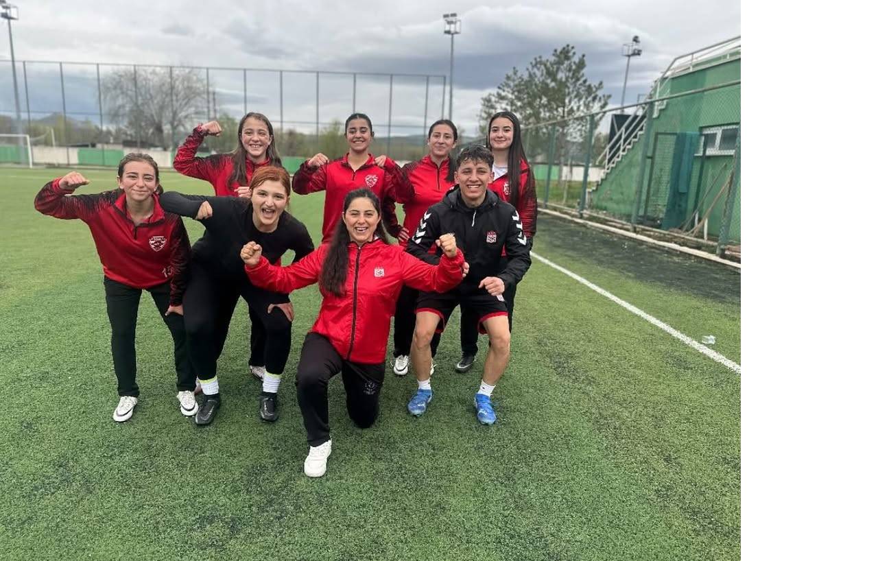 pinarbasindan-cagri-haydi-kizlar-futbola-2.jpeg
