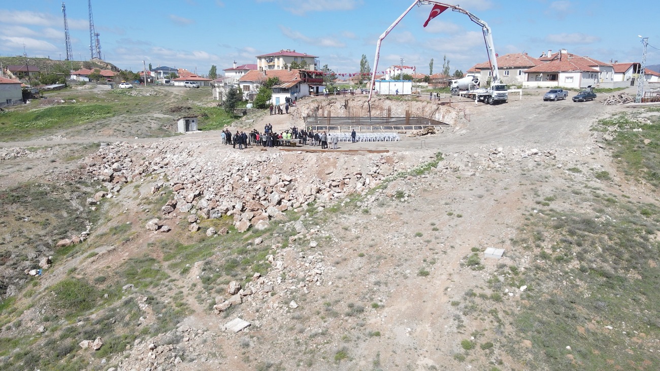 aa-20250514-37950306-37950305-sarkislada-kale-cami-yapimi-icin-temel-atma-toreni-yapildi.jpg