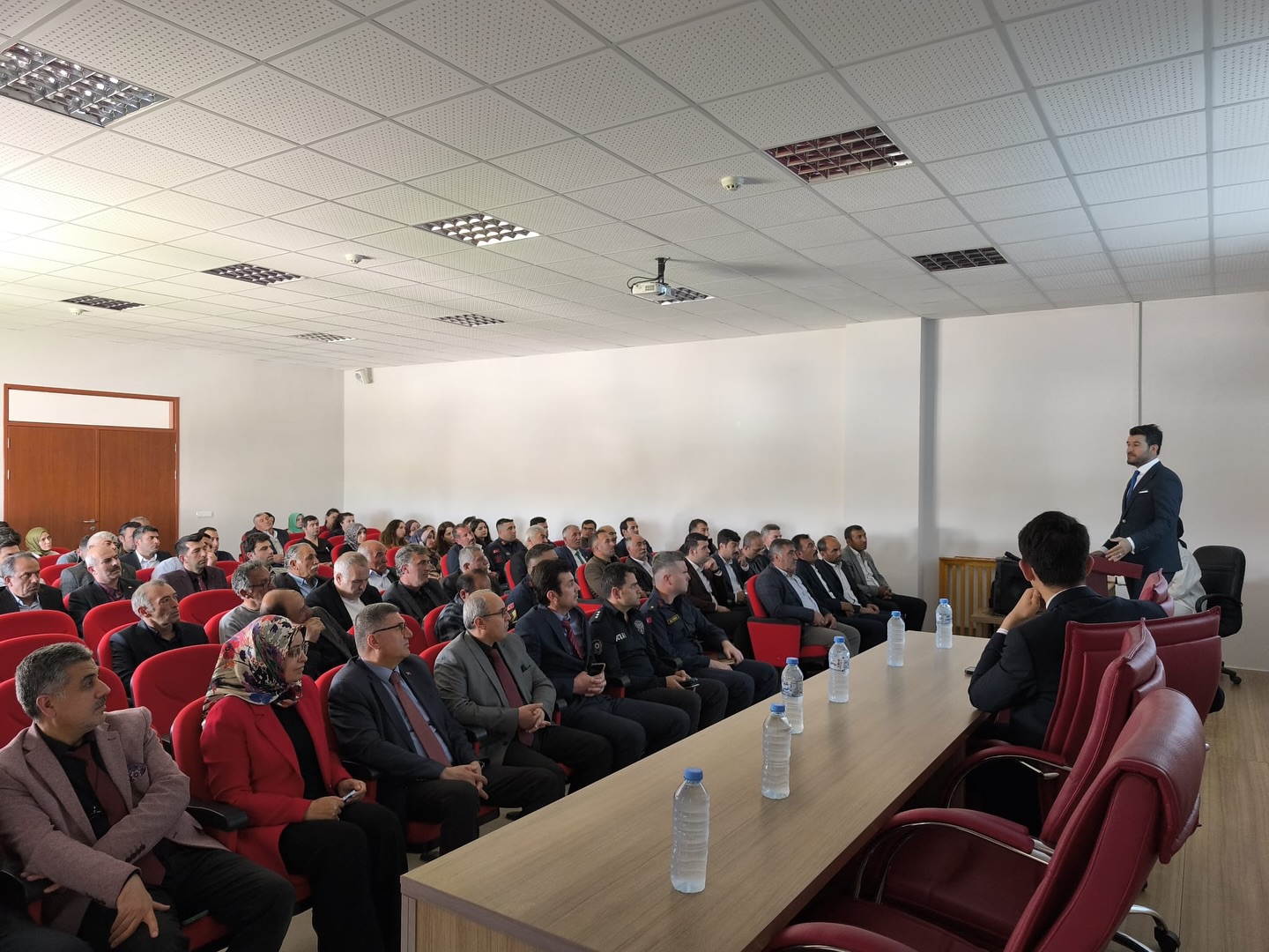 aa-20250515-37958582-37958575-ulasta-turkiyede-deprem-gercegi-ve-afet-egitimi-semineri-duzenlendi.jpg