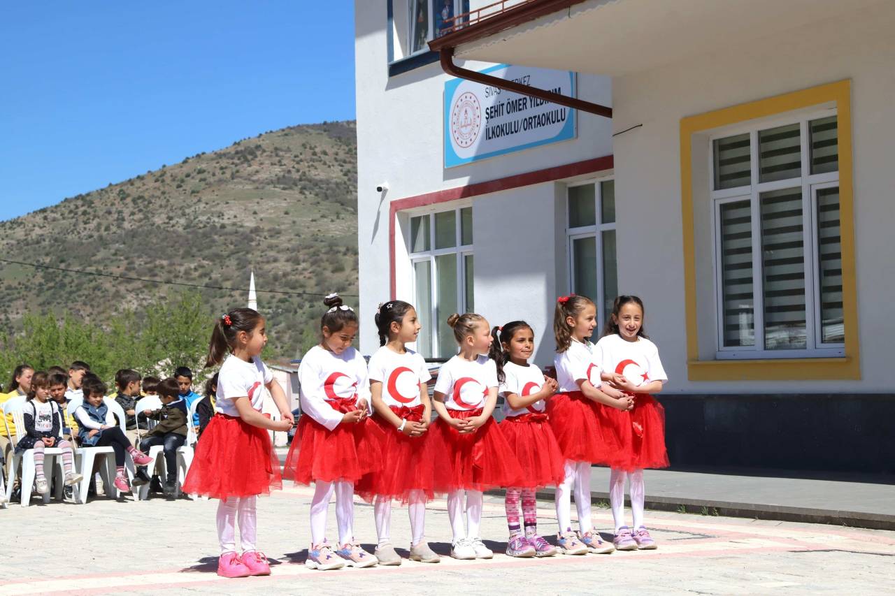 okumayi-ogrendiler-koye-bayram-getirdiler-2-001.jpg