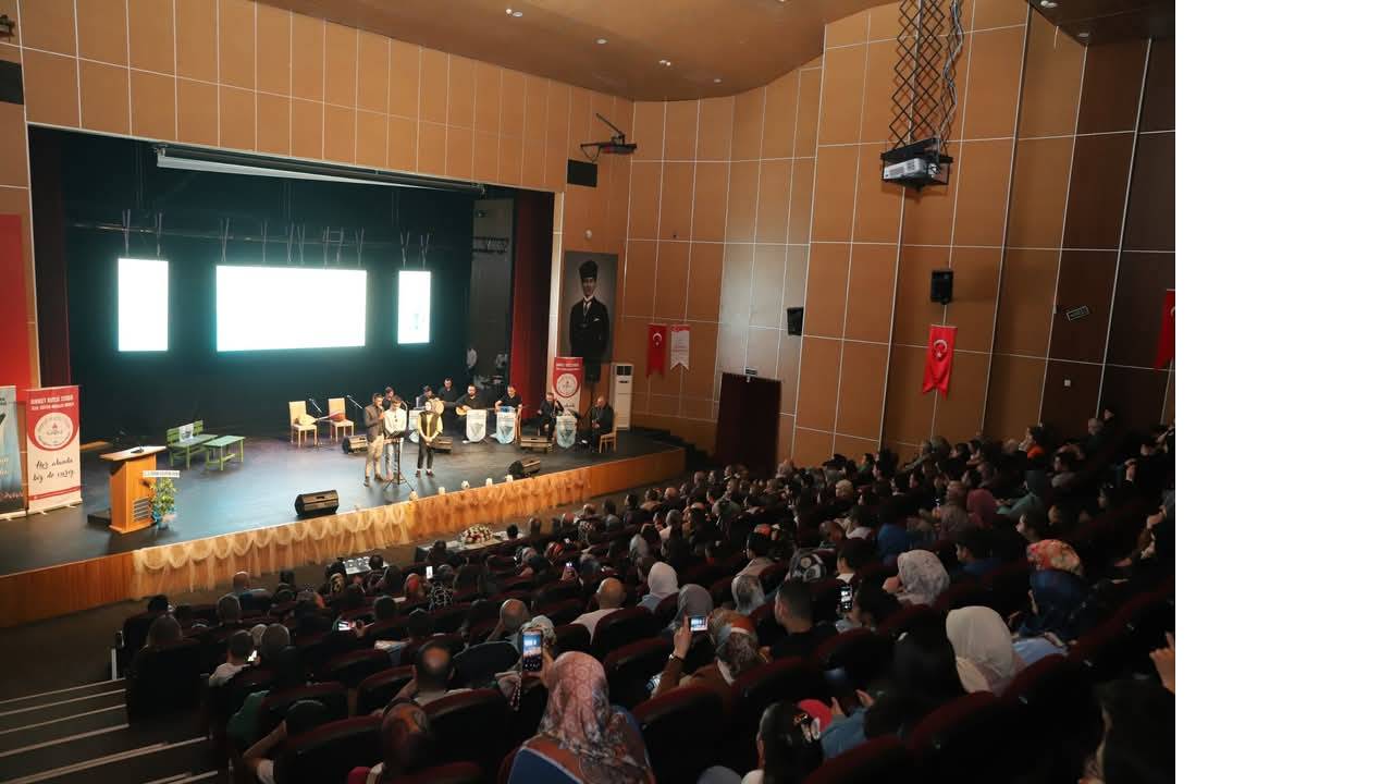 sivasta-sahne-ters-dondu-bakim-kimler-ne-yapti-4.jpeg