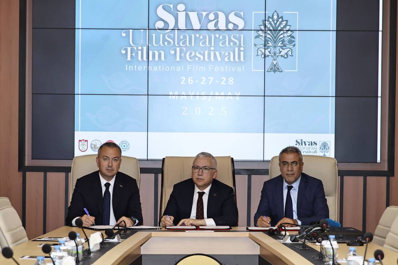 700-film-77-ulke-sivas-film-festivali-dunyayi-agirliyor-3.jpg