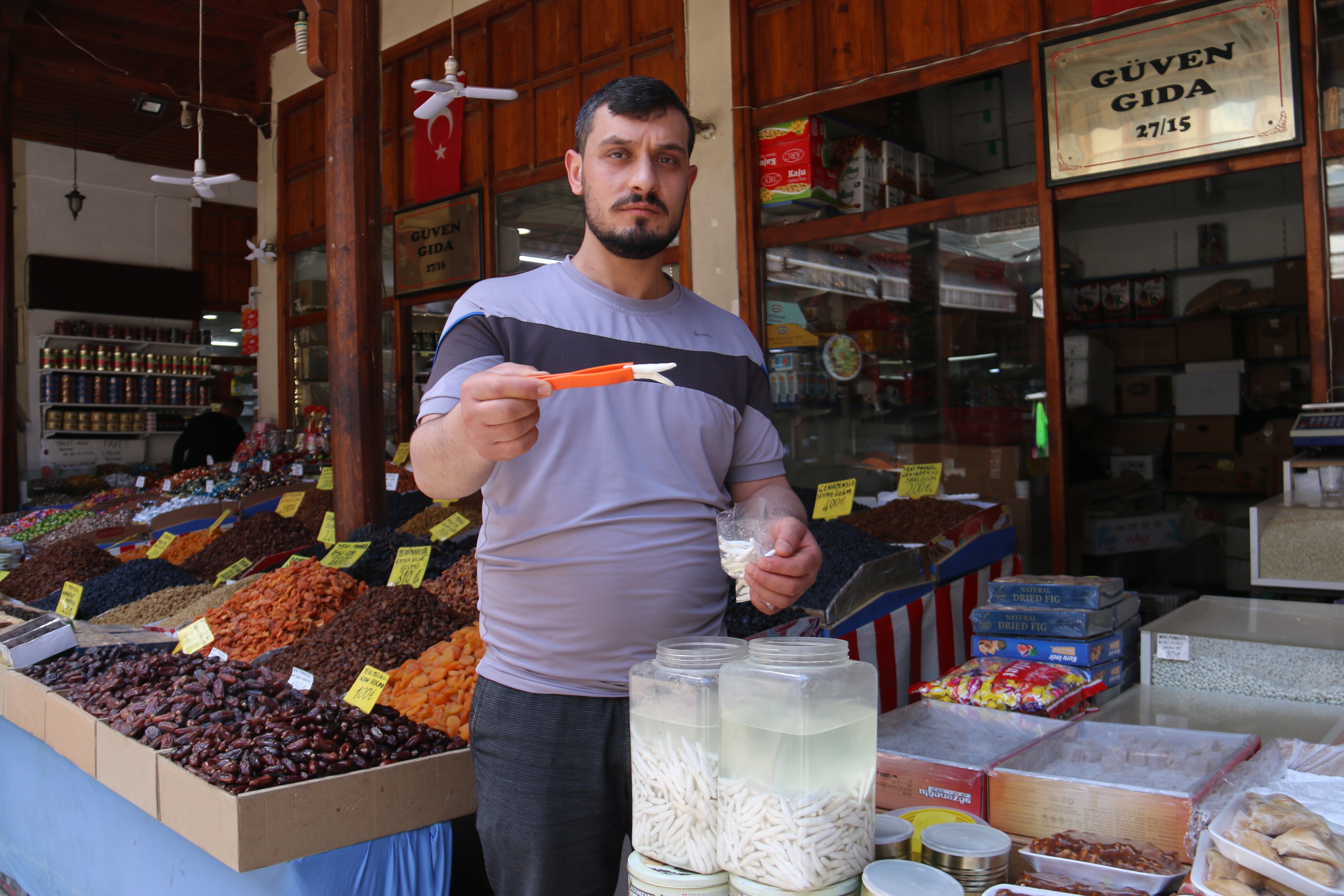 bu-sakizi-cignemek-icin-kredi-cekmeniz-gerekebilir-2.jpg