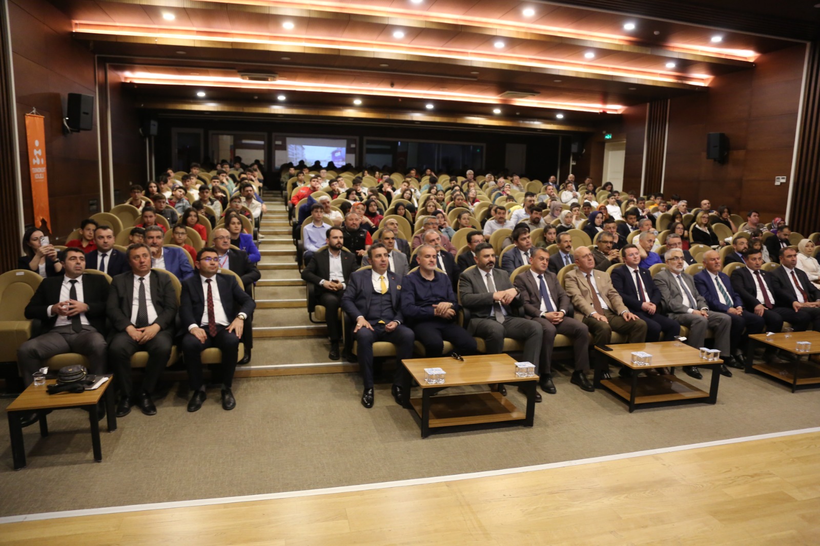 tarih-sayfalarini-gencler-yazdi-istiklalden-istikbale-bir-yolculuk-1.jpeg