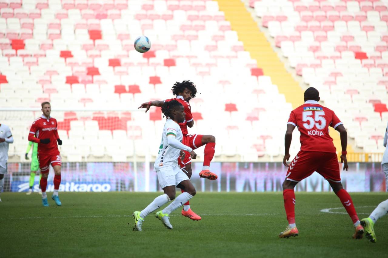 super-lig-defteri-alanyada-kapaniyor-3.jpeg