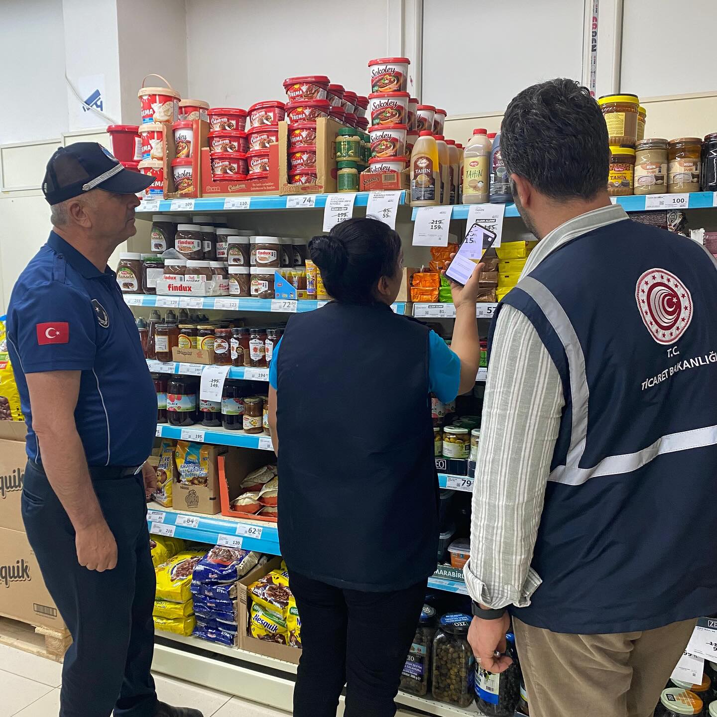 market-firin-kasap-ekipler-teyakkuzda-1.jpg