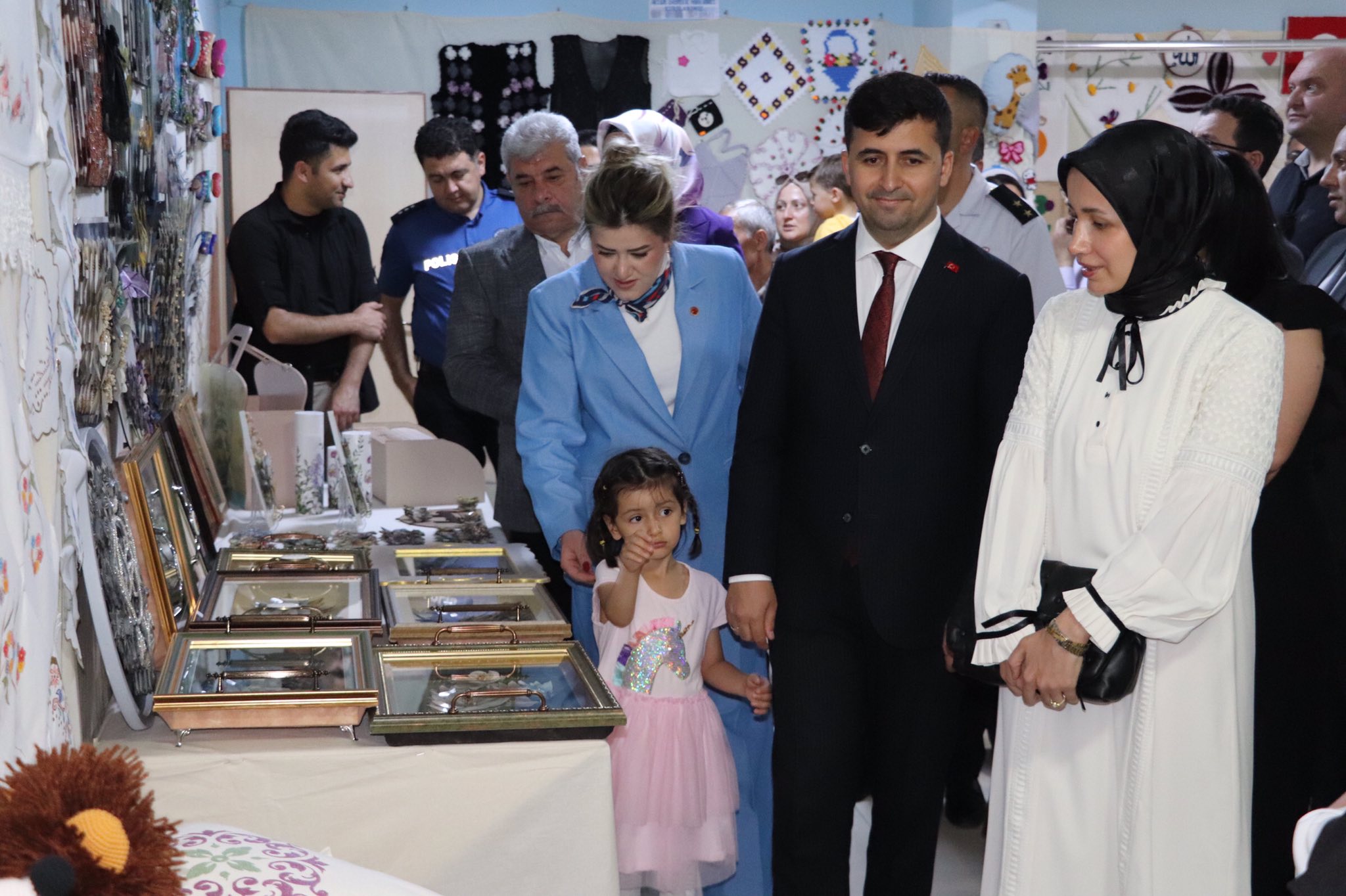 aa-20250602-38158960-38158959-susehri-halk-egitim-merkezinden-yil-sonu-sergisi.jpg