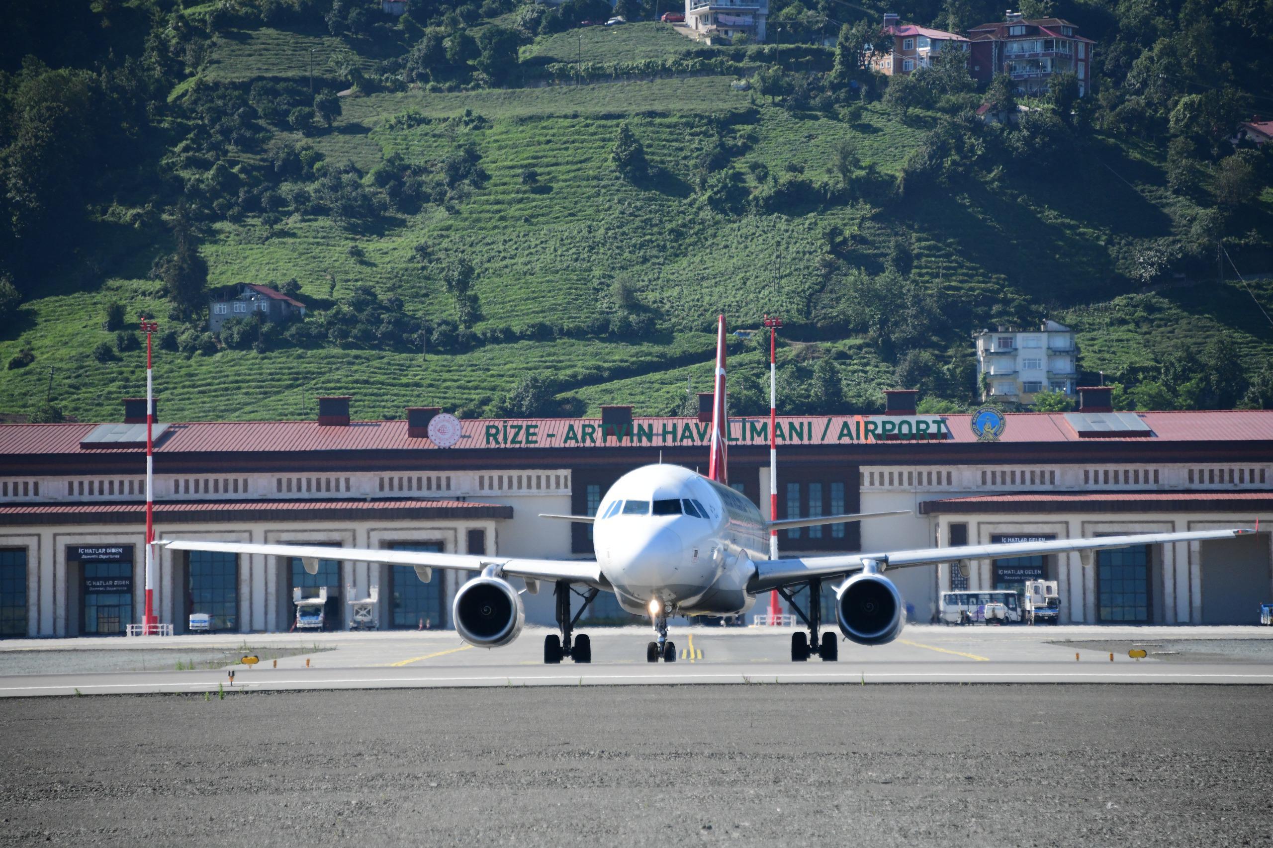 bakan-uraloglu-hava-yolu-tasimaciligind-749711-221269.jpg